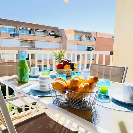 Tres Bel Appartement Face Au Port Santa -Piscine Saint-Raphaël Екстериор снимка