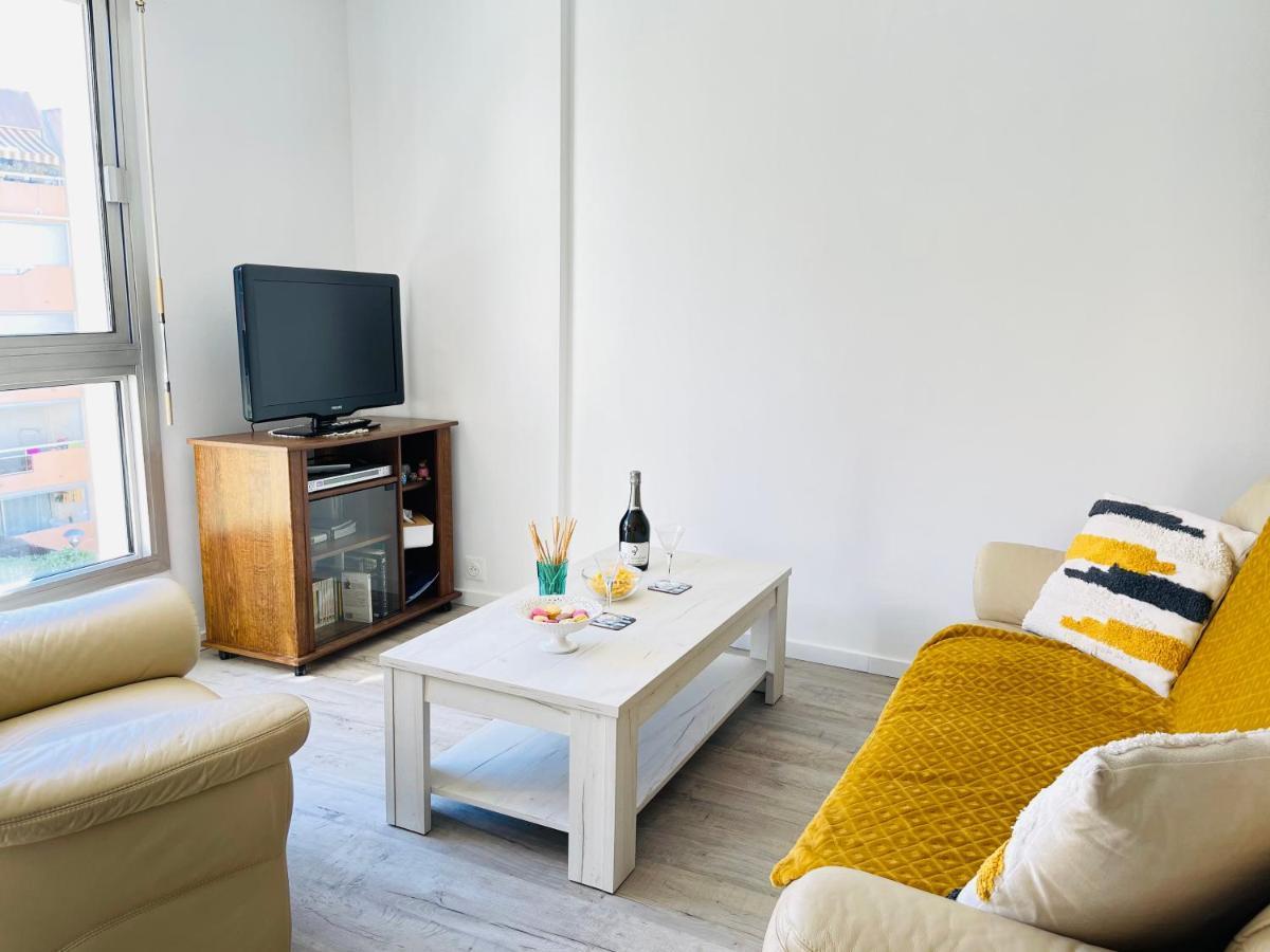 Tres Bel Appartement Face Au Port Santa -Piscine Saint-Raphaël Екстериор снимка