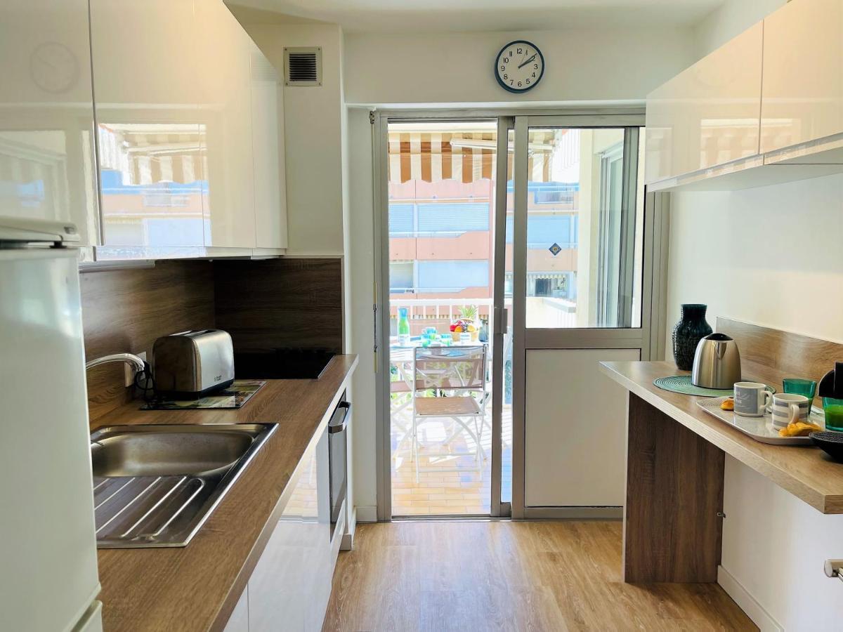 Tres Bel Appartement Face Au Port Santa -Piscine Saint-Raphaël Екстериор снимка